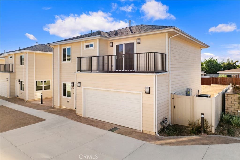 Home at 646 W Grand Avenue, Pomona — photo 7 of 12