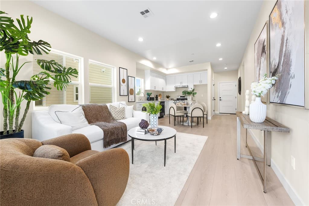 Home at 646 W Grand Avenue, Pomona — photo 10 of 12