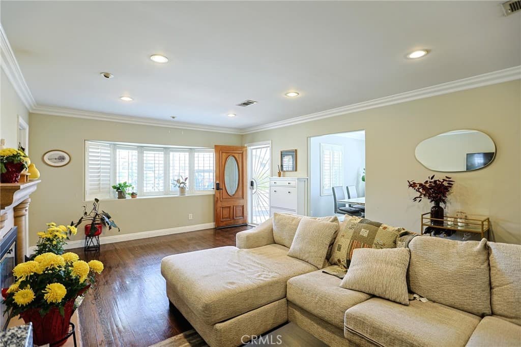 Home at 313 E 11th, Azusa — photo 1 of 12