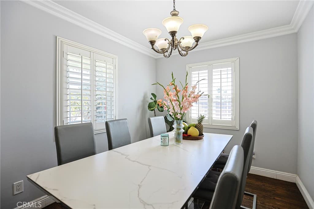 Home at 313 E 11th, Azusa — photo 4 of 12