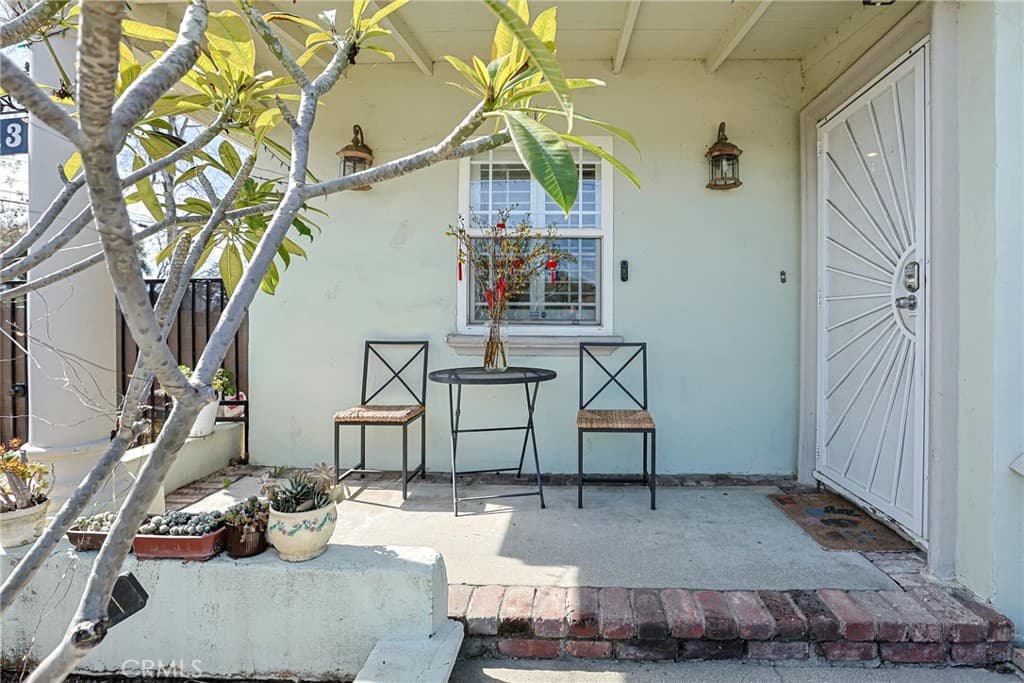 Home at 313 E 11th, Azusa — photo 6 of 12