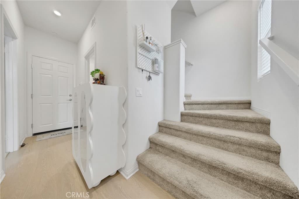 Townhouse at 115 Colorado, Pomona — photo 6 of 12
