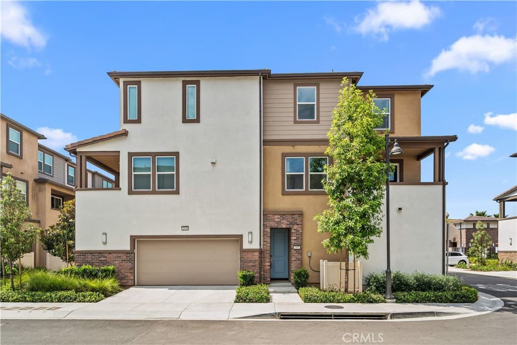 Townhouse at 1480 Stratus Dr, Pomona — photo 1 of 10