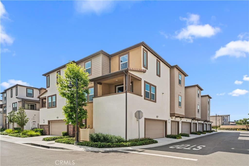 Townhouse at 1480 Stratus Dr, Pomona — photo 2 of 10