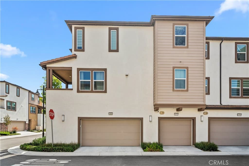Townhouse at 1480 Stratus Dr, Pomona — photo 3 of 10