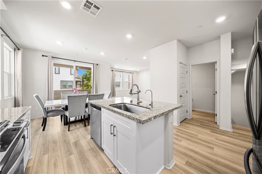Townhouse at 1480 Stratus Dr, Pomona — photo 9 of 10