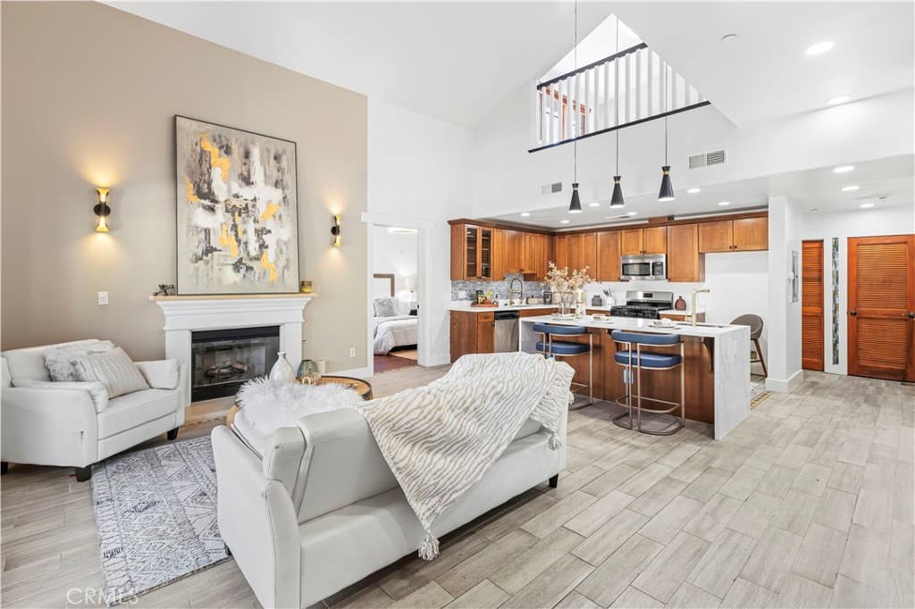 Condo at 142 N Vermont ave B, Glendora — photo 6 of 12