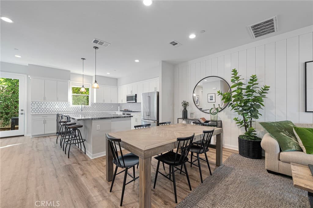 Townhouse at 786 Francesca, Walnut — photo 5 of 12