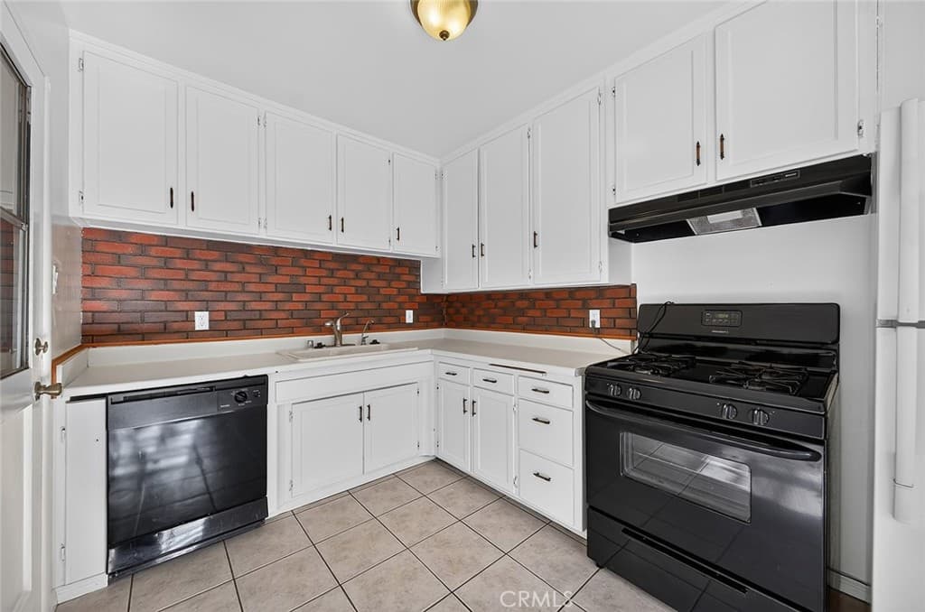 Home at 16734 E Devanah, Covina — photo 7 of 12
