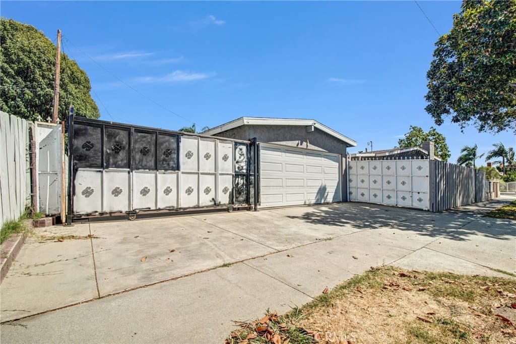 Home at 13903 Moccasin Street, La Puente — photo 3 of 12