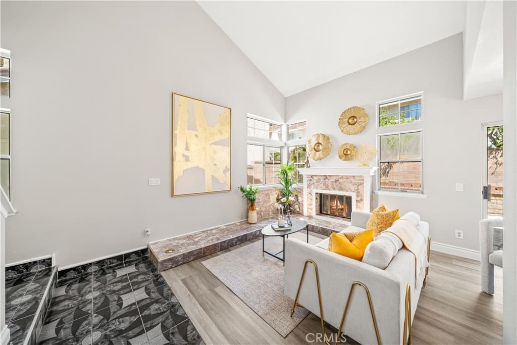Townhouse at 317 Somerset Court, Azusa — photo 8 of 12