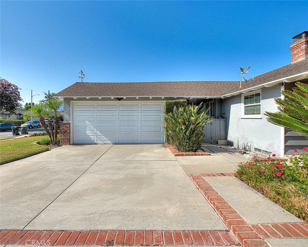 Home at 564 N Armel, Covina — photo 4 of 12