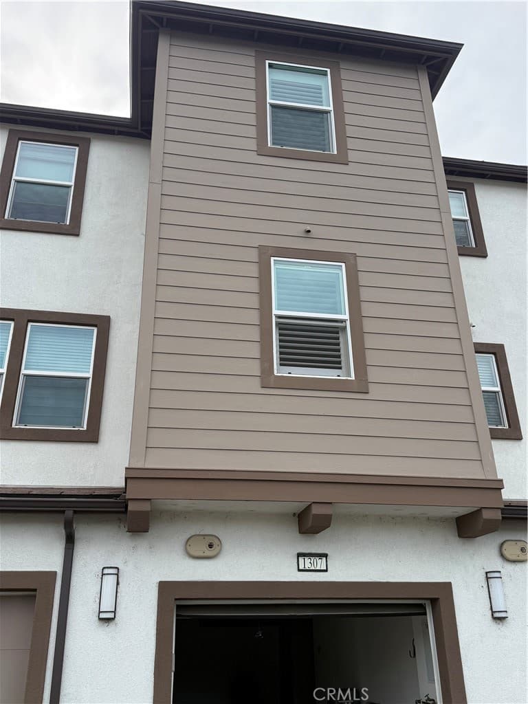 Condo at 1307 Nimbus, Pomona — photo 2 of 3