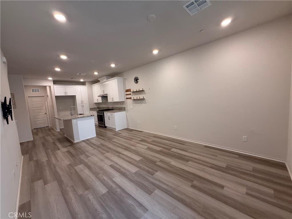 Condo at 1307 Nimbus, Pomona — photo 4 of 12