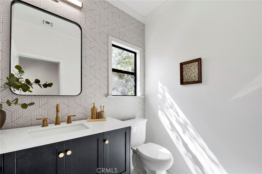Townhouse at 464 Mariposa, Sierra Madre — photo 11 of 12