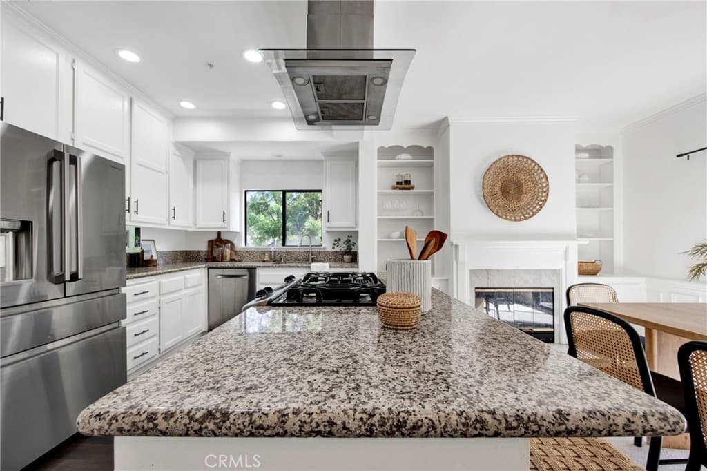Townhouse at 464 Mariposa, Sierra Madre — photo 7 of 12
