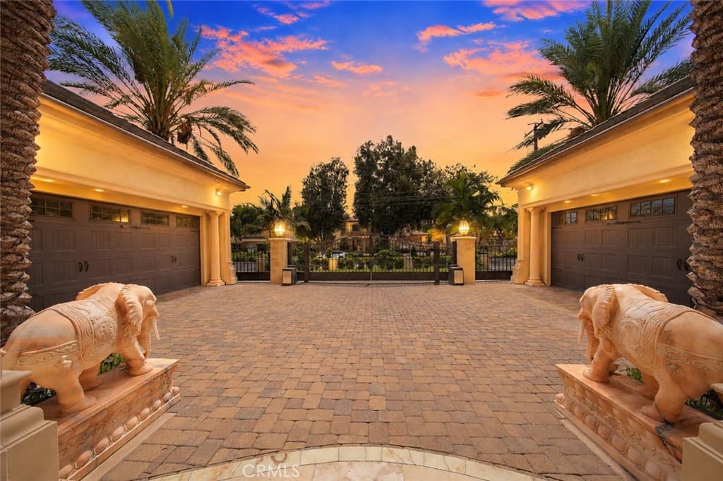 Home at 325 W Las Flores Avenue, Arcadia — photo 4 of 12
