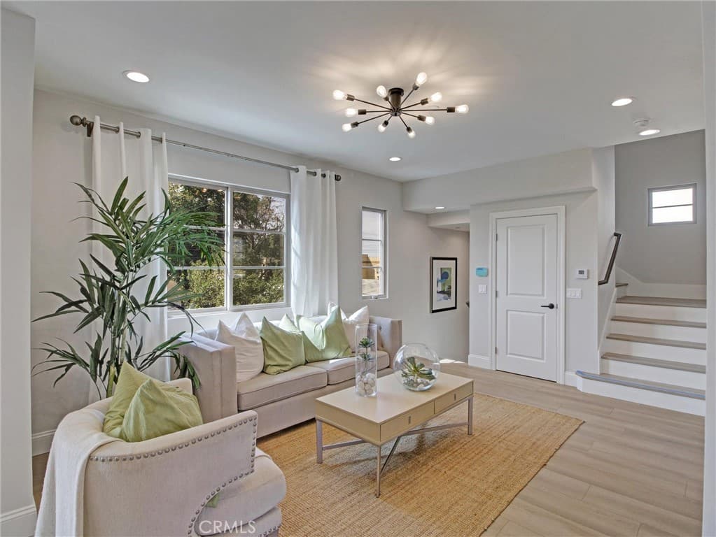 Townhouse at 4437 Stewart E, Baldwin Park — photo 3 of 12