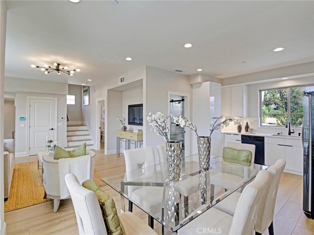 Townhouse at 4437 Stewart E, Baldwin Park — photo 5 of 12