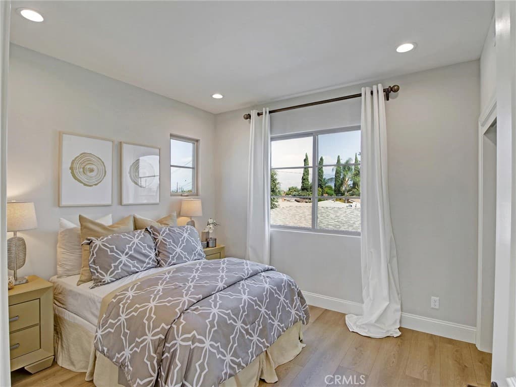Townhouse at 4437 Stewart F, Baldwin Park — photo 6 of 11