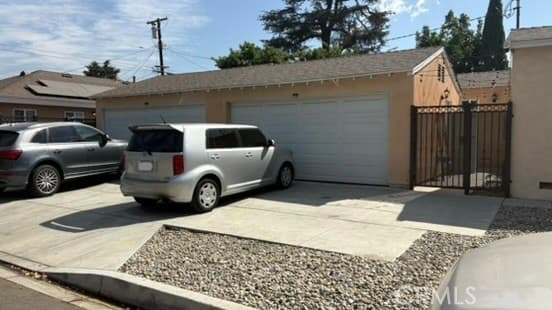 Home at 305 E Camino Real, Monrovia — photo 3 of 6