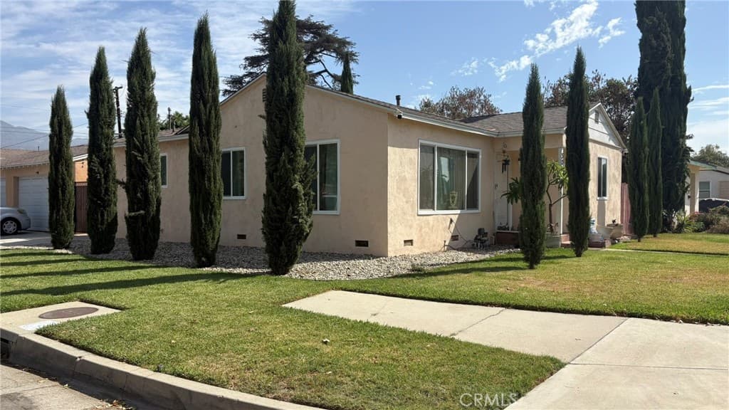 Home at 305 E Camino Real, Monrovia — photo 6 of 6