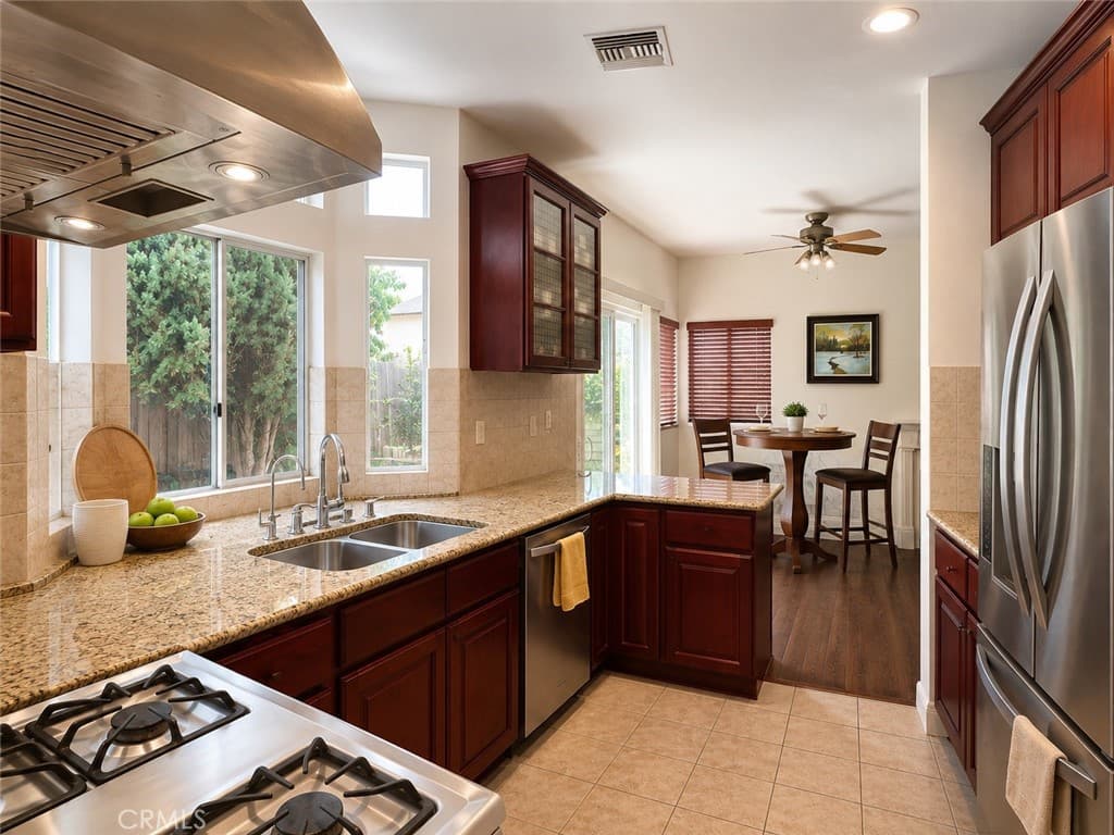 Home at 430 W Walnut, Monrovia — photo 9 of 12