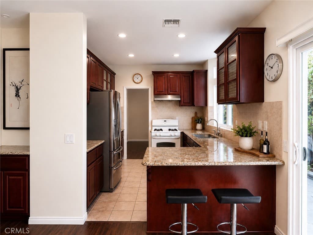 Home at 430 W Walnut, Monrovia — photo 10 of 12