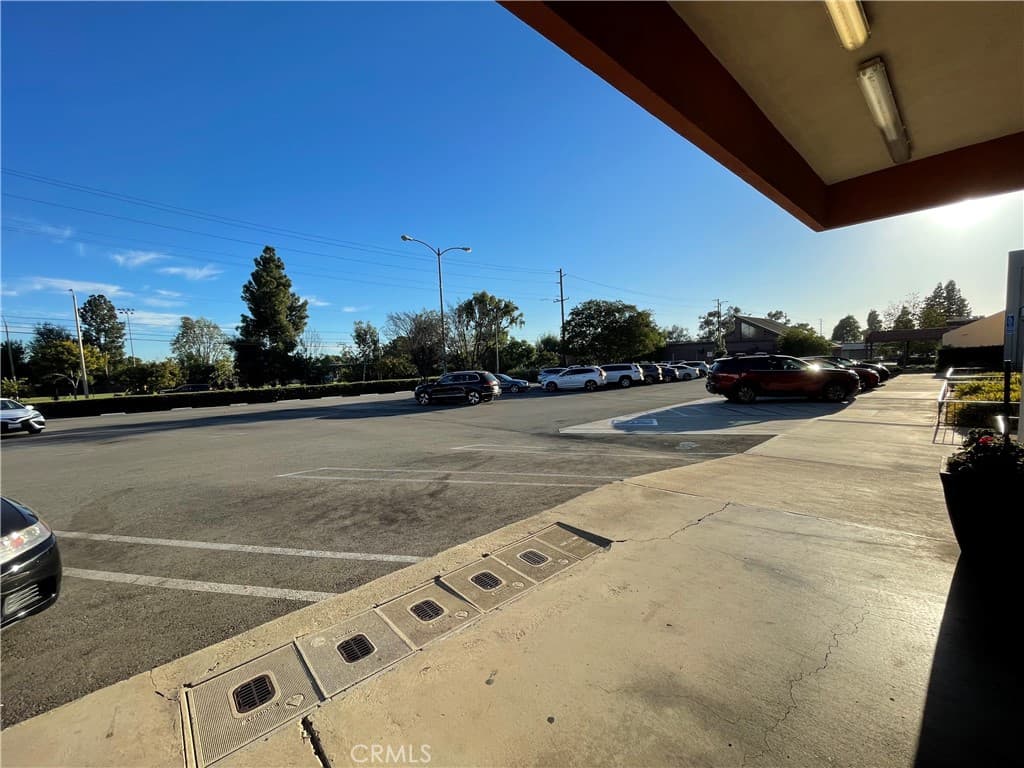 Home at 909 W Foothill Boulevard, Claremont — photo 5 of 7
