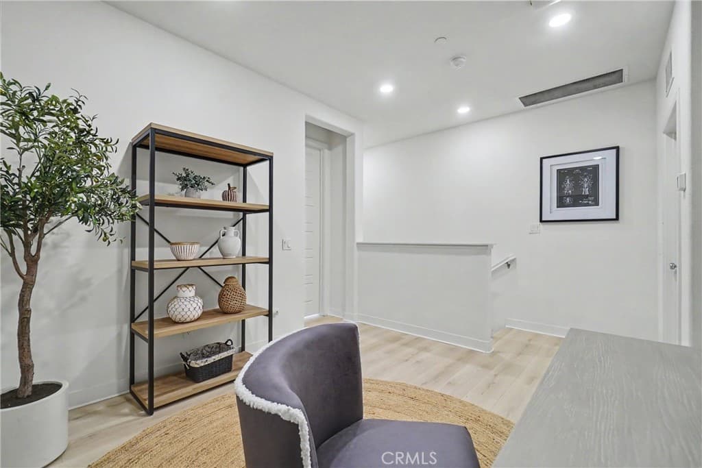 Condo at 18 Bedford Court, Arcadia — photo 12 of 12