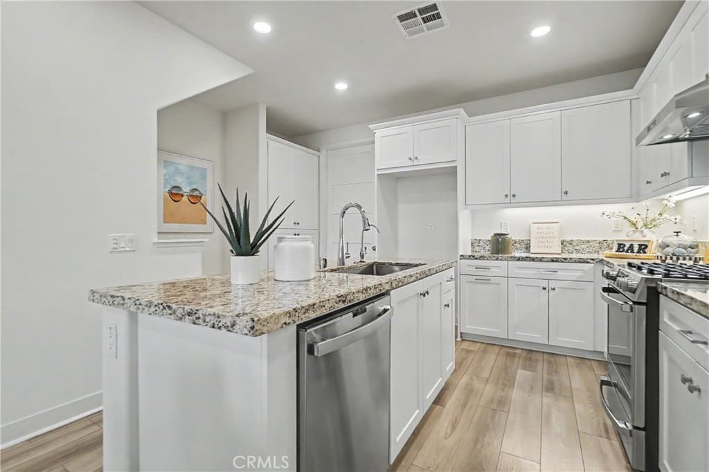 Condo at 18 Bedford Court, Arcadia — photo 5 of 12