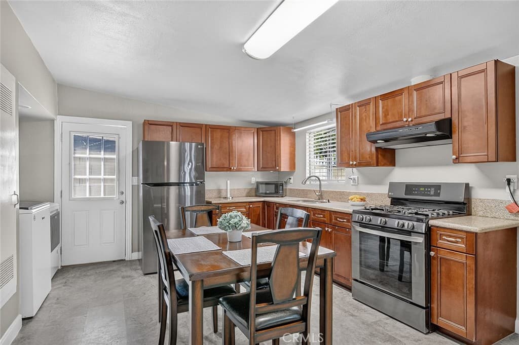 Home at 226 N Hambledon Avenue, La Puente — photo 12 of 12