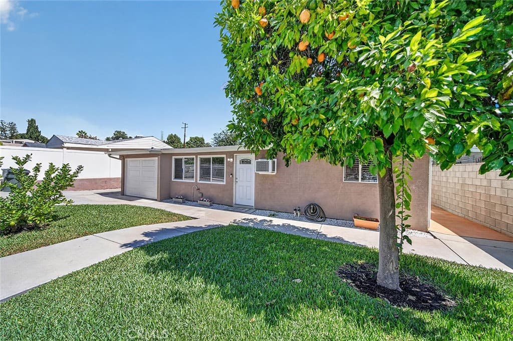 Home at 226 N Hambledon Avenue, La Puente — photo 3 of 12