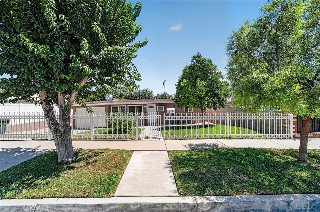 Home at 226 N Hambledon Avenue, La Puente — photo 5 of 12