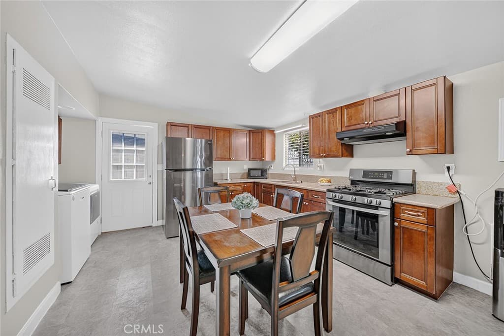 Home at 226 N Hambledon Avenue, La Puente — photo 10 of 12