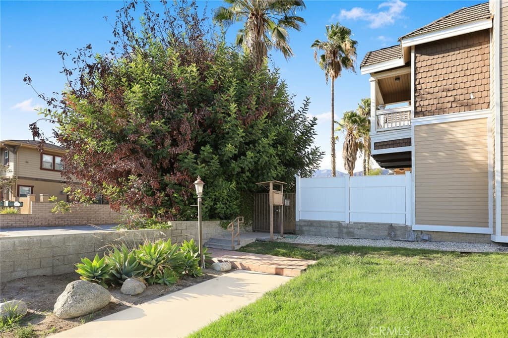 Townhouse at 135 Alta Street A, Arcadia — photo 12 of 12