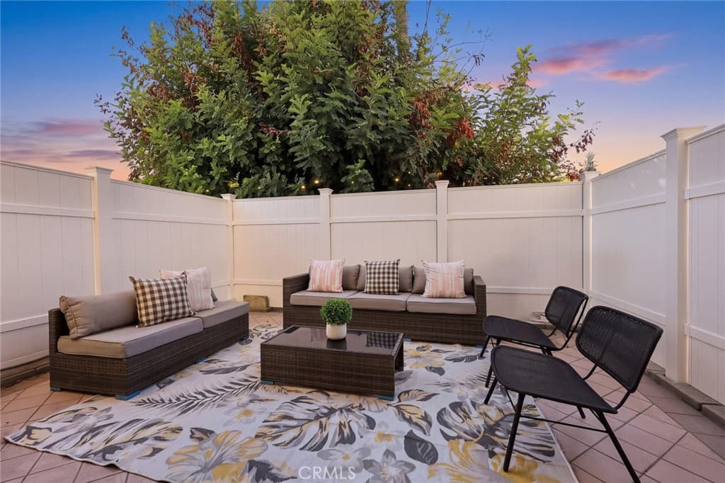 Townhouse at 135 Alta Street A, Arcadia — photo 4 of 12