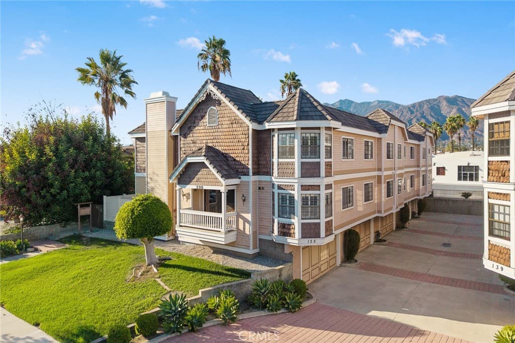 Townhouse at 135 Alta Street A, Arcadia — photo 7 of 12