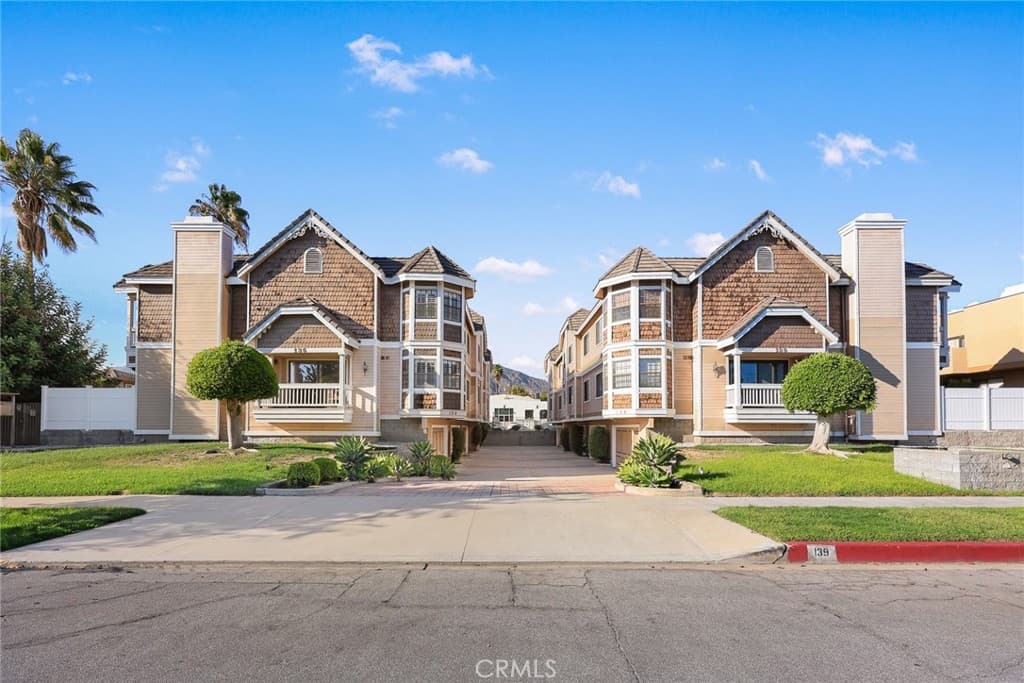 Townhouse at 135 Alta Street A, Arcadia — photo 8 of 12