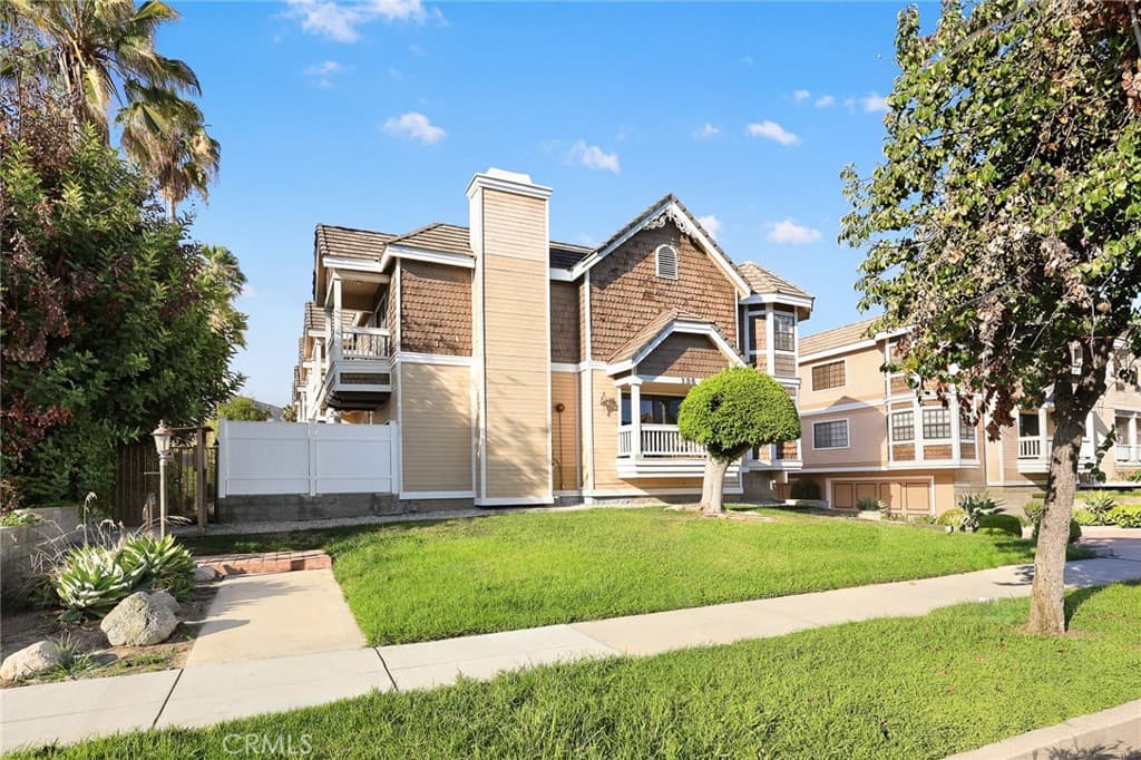 Townhouse at 135 Alta Street A, Arcadia — photo 10 of 12