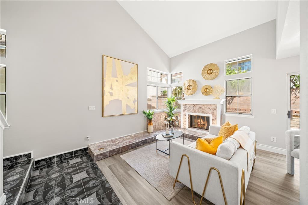 Townhouse at 317 Somerset Court, Azusa — photo 8 of 12