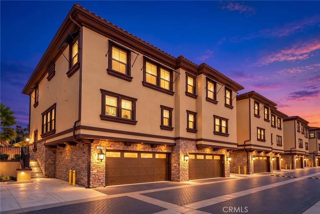 Townhouse at 656 W Huntington, Arcadia — photo 5 of 12