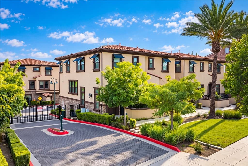Townhouse at 656 W Huntington, Arcadia — photo 10 of 12