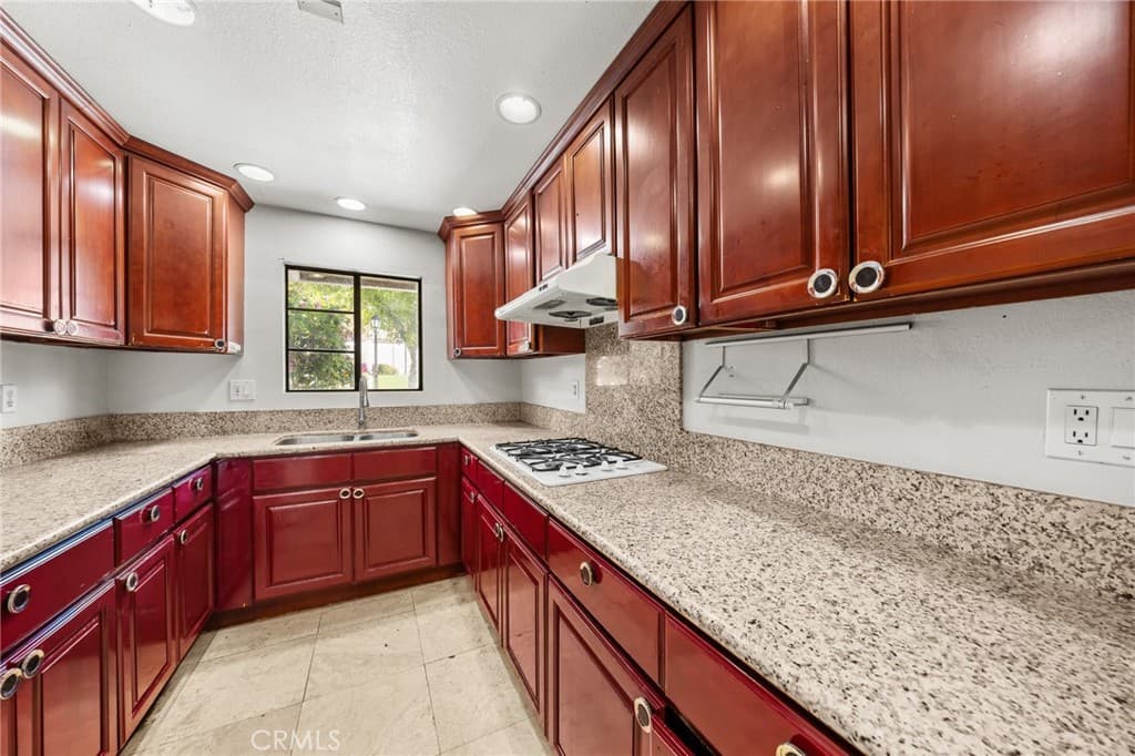Condo at 172 Greenbriar Lane, La Puente — photo 7 of 12