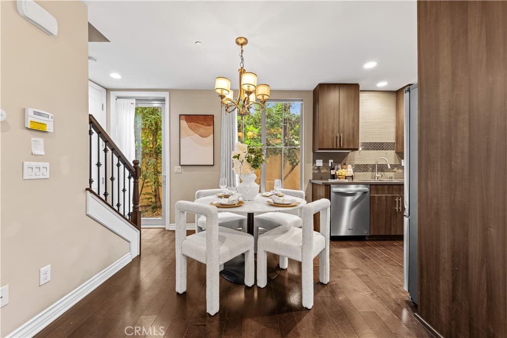 Condo at 921 Fairview Avenue B, Arcadia — photo 8 of 12