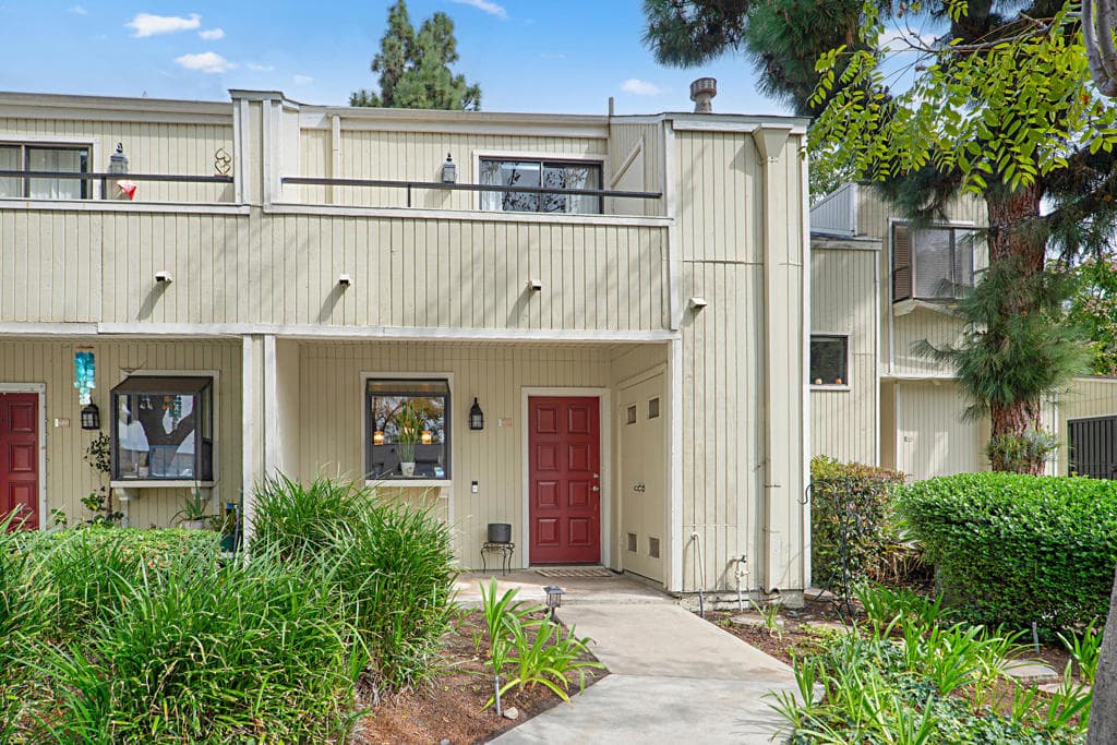 Condo at 682 Sycamore Avenue, Claremont — photo 2 of 12
