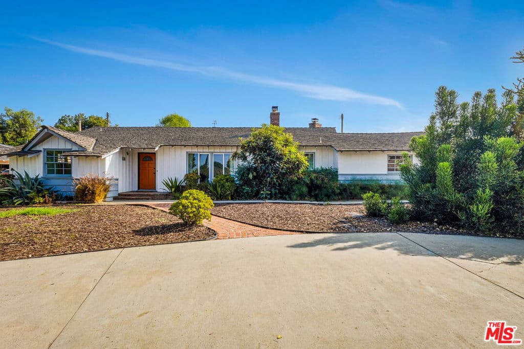 Home at 1124 S Cajon Avenue, West Covina — photo 2 of 12