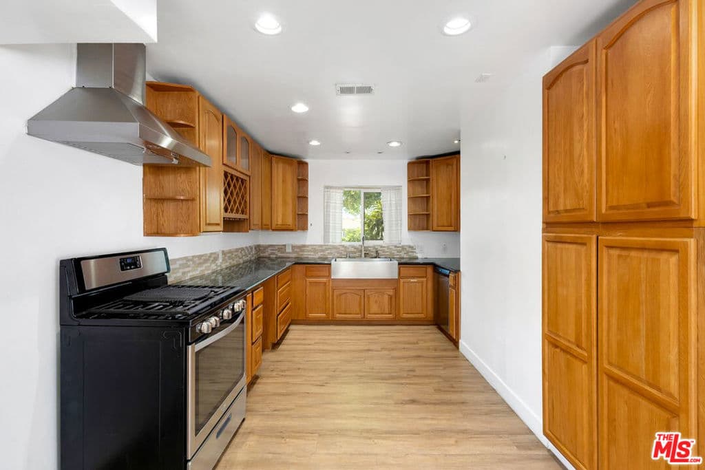 Home at 1124 S Cajon Avenue, West Covina — photo 9 of 12