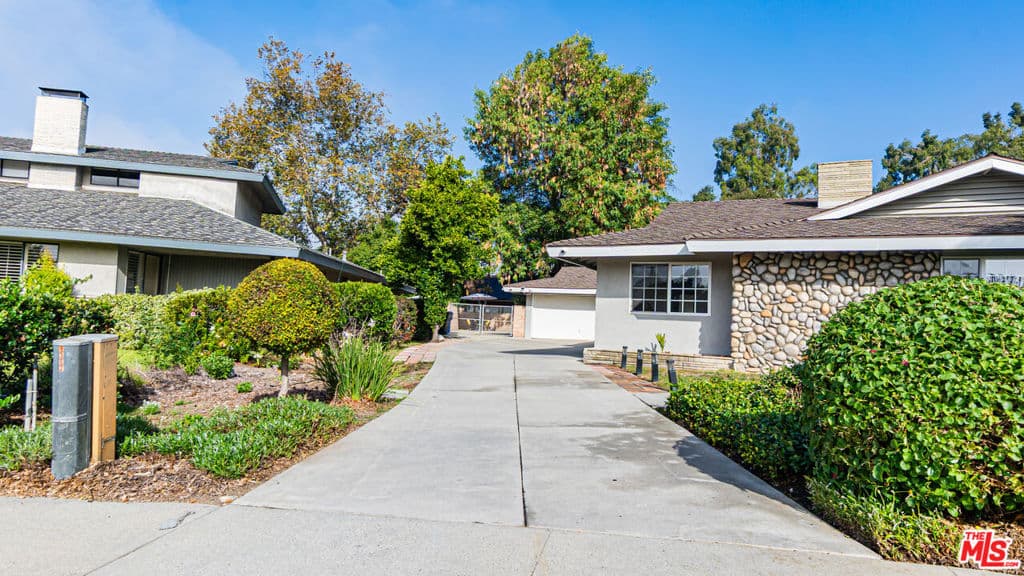 Home at 425 Fern Dell Place, Glendora — photo 4 of 12