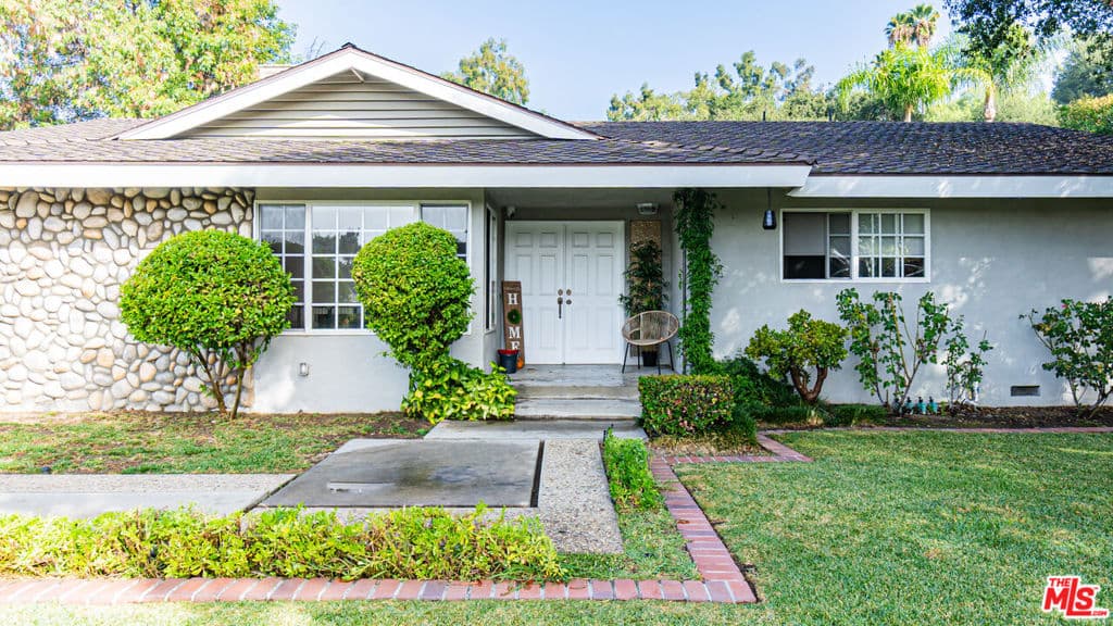 Home at 425 Fern Dell Place, Glendora — photo 5 of 12